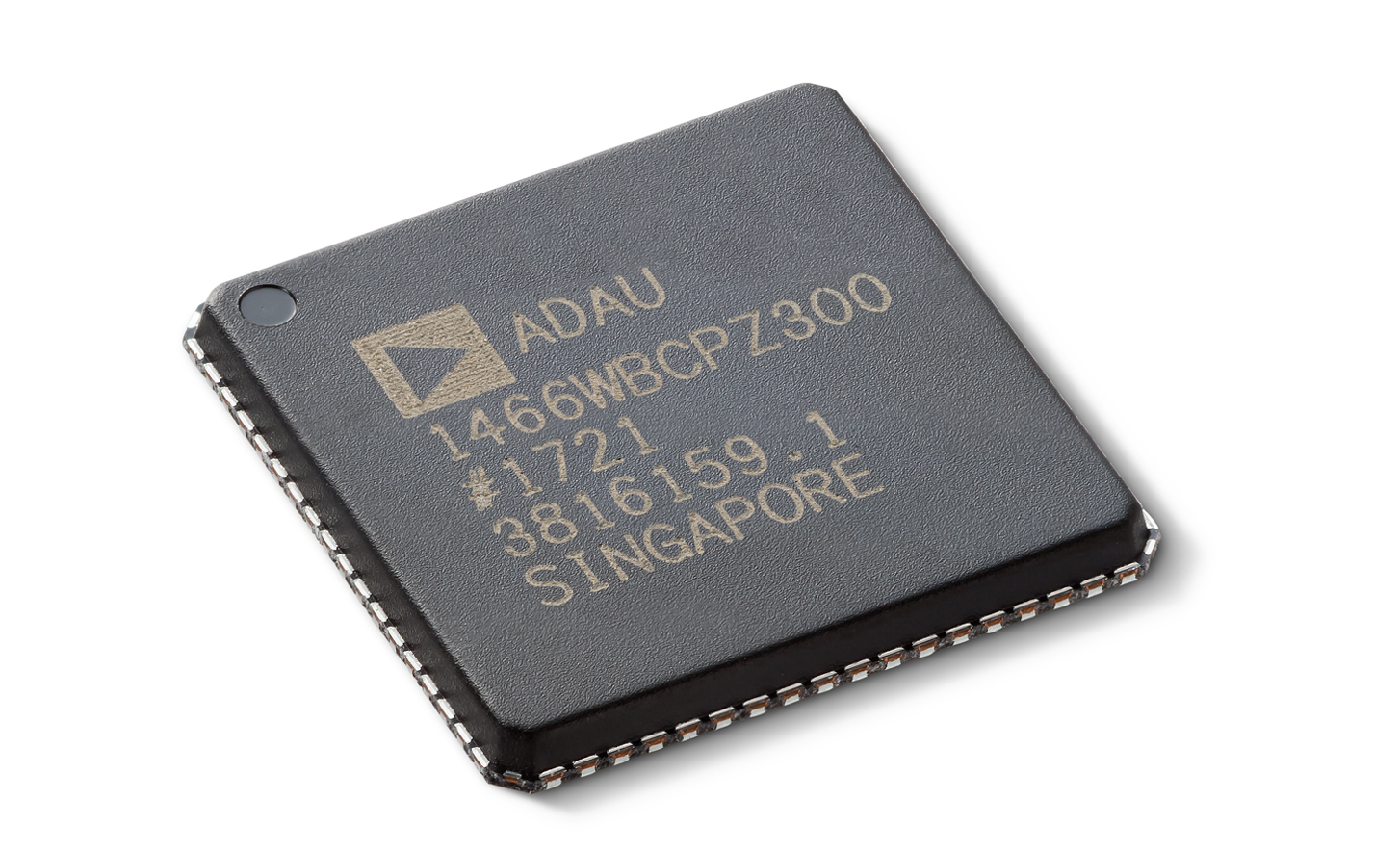 Κοντινό πλάνο του τσιπ επεξεργασίας ήχου XAV-9550ES